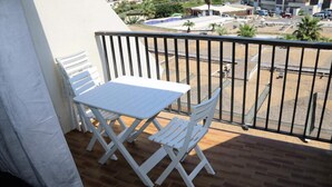 Ảnh chưa phân loại, 2 trong số 4 ảnh, nút