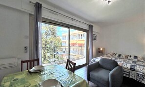 Dining - Studio - 1 or 2 People - Greoux-les-bains (Gréoux-les-Bains)