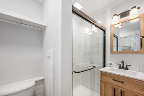 Douche, serviettes fournies