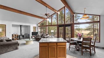 智能电视、壁炉