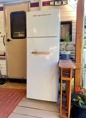 المنطقة المحيطة بالمنشأة