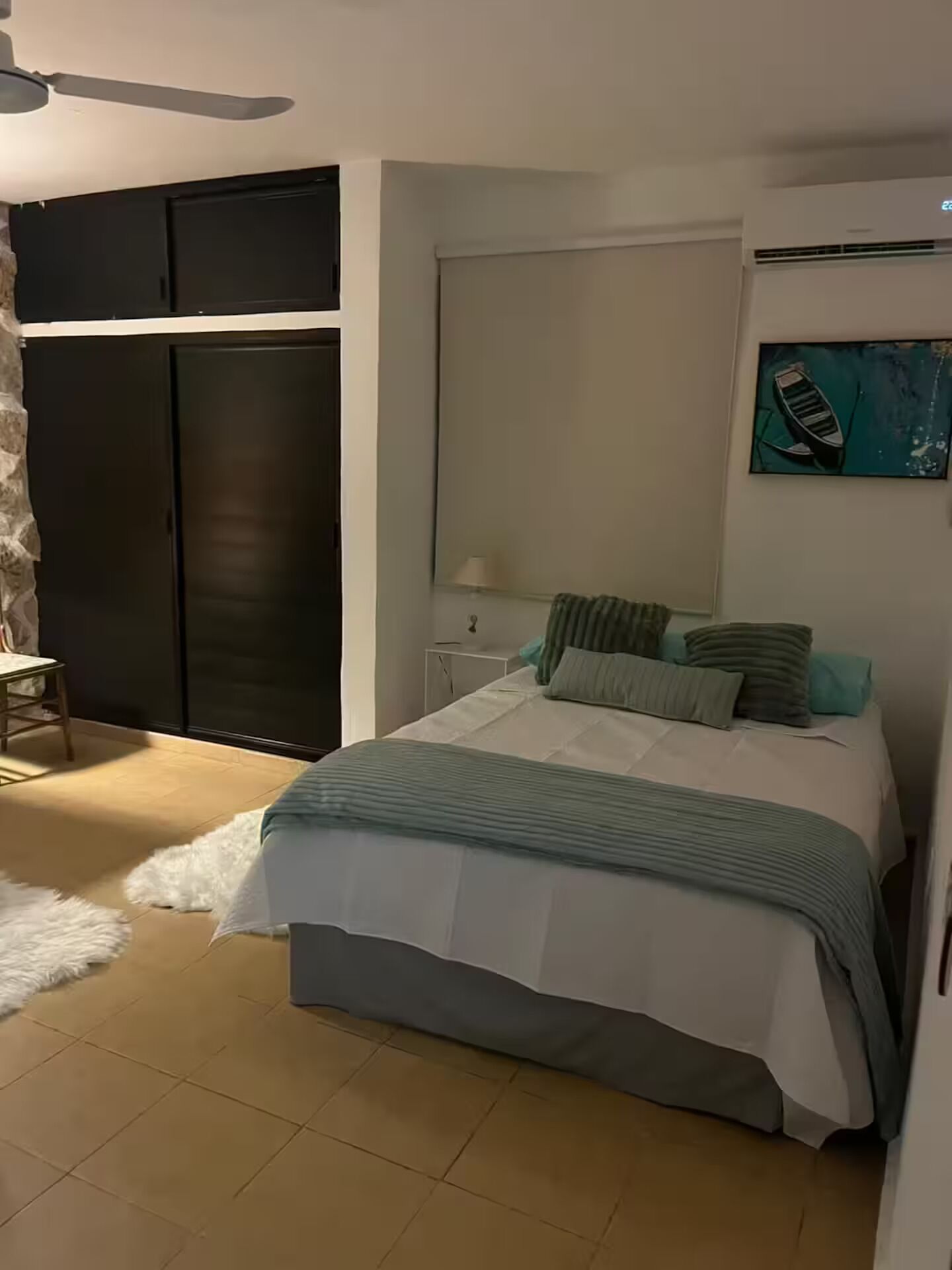 Acceso a internet y ropa de cama 