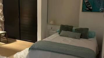 Acceso a internet y ropa de cama