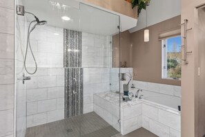 Shower, hair dryer, towels - Pet Friendly|Steps from Town|Private yard (Steamboat Springs)