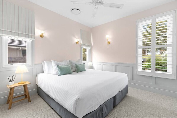 5 bedrooms, desk, iron/ironing board, WiFi