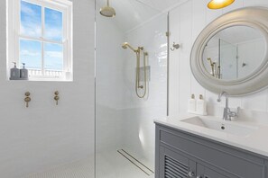 Shower, hair dryer - Farmhouse Hunter Valley (Pokolbin)