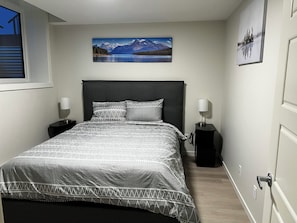 2 quartos, ferros/tábuas de passar roupa, Wi-Fi, roupa de cama