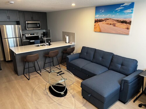 The Lakefront - A brand new cozy 2-bedroom suite in Mahogany Calgary