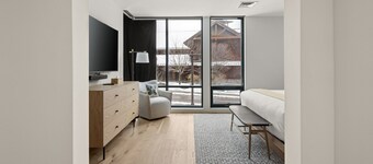 Ski-In/Ski-Out Luxury Treehouse | Spruce Peak 3BR + Bonus Room Retreat