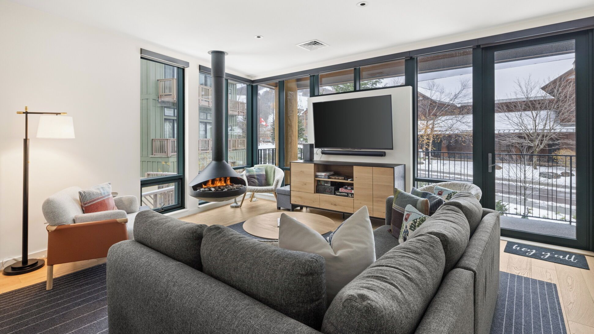 Smart TV, fireplace, stereo, computer monitors