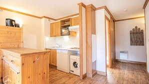 Unclassified image, 3 of 3, button - Spacious and Comfortable, With Unobstructed Views of the Mountains (Aussois)