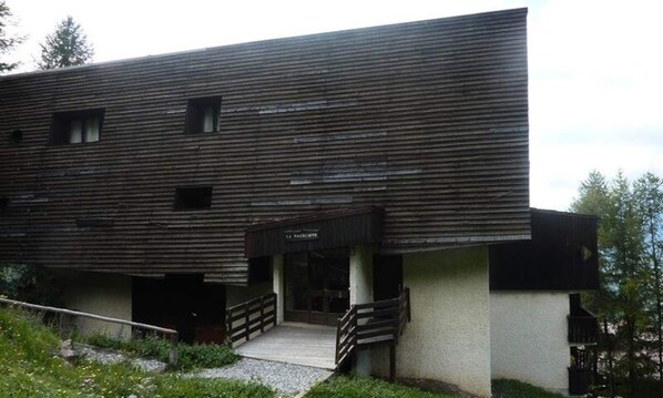 Exterior - Studio for 4 People (Les Orres)