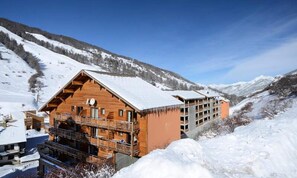 Exterior - 3-room Apartment for 6 People (Vars)