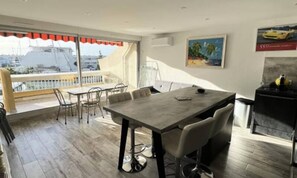 Dining - Holiday Home in Grau du Roi by the Marina (Le Grau-Du-Roi)