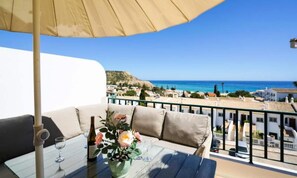 Outdoor dining - Apartments for 6 People (Lagos)