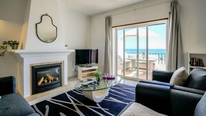 Living area - Apartments for 6 People (Lagos)