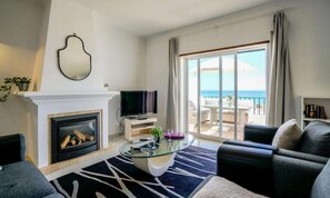 Living area - Apartments for 6 People (Lagos)