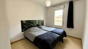Iron/ironing board - Apartments for 5 People (Avene)