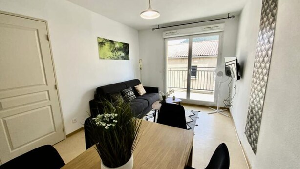 Living area - Apartments for 5 People (Avene)