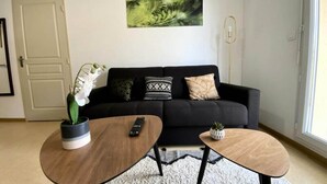 Living area - Apartments for 5 People (Avene)