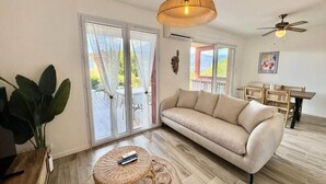 Living area - Two Comfortable Rooms in the Hills Above Propriano (Propriano)