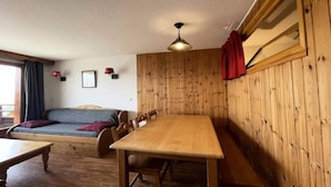 Dining - Dba220 - 1 Bedroom Apartment + Sleeping Alcove - Balcony - Sleeps 6 - 1800 Area (Puy-Saint-Vincent)