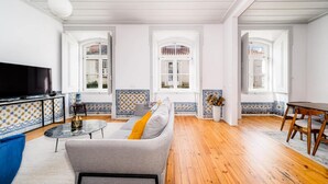 Living area - Apartment in Chiado Near Rio Tejo River (Lisbon)