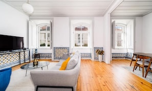 Living area - Apartment in Chiado Near Rio Tejo River (Lisbon)