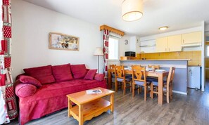 Living area - Apartment in Peyragudes Near Ski Slopes (Germ)