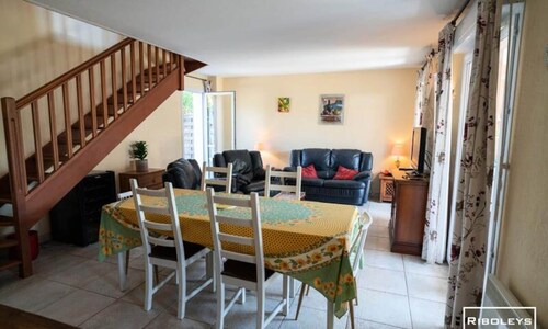 Houses & Villas for 7 People