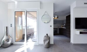 Apartment | Interior - Apartment in Palm Beach Near Croisette (Cannes)