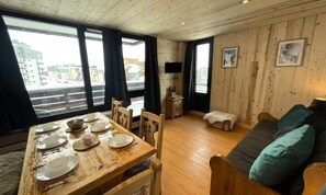 Dining - Renovated Studio Slopeside Balcony (Tignes)