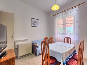Apartment | Interior - Apartment Lucija - Three Bedroom Apartment With Balcony (Kastela)