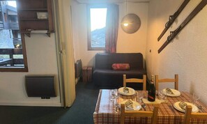 Dining - Le Caillou 10 - Studio With Mountain View (Les Avanchers-Valmorel)