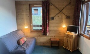 Living area - Le Caillou 10 - Studio With Mountain View (Les Avanchers-Valmorel)