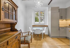 Dining - Warsaw Heartline Apartment (Warszawa)