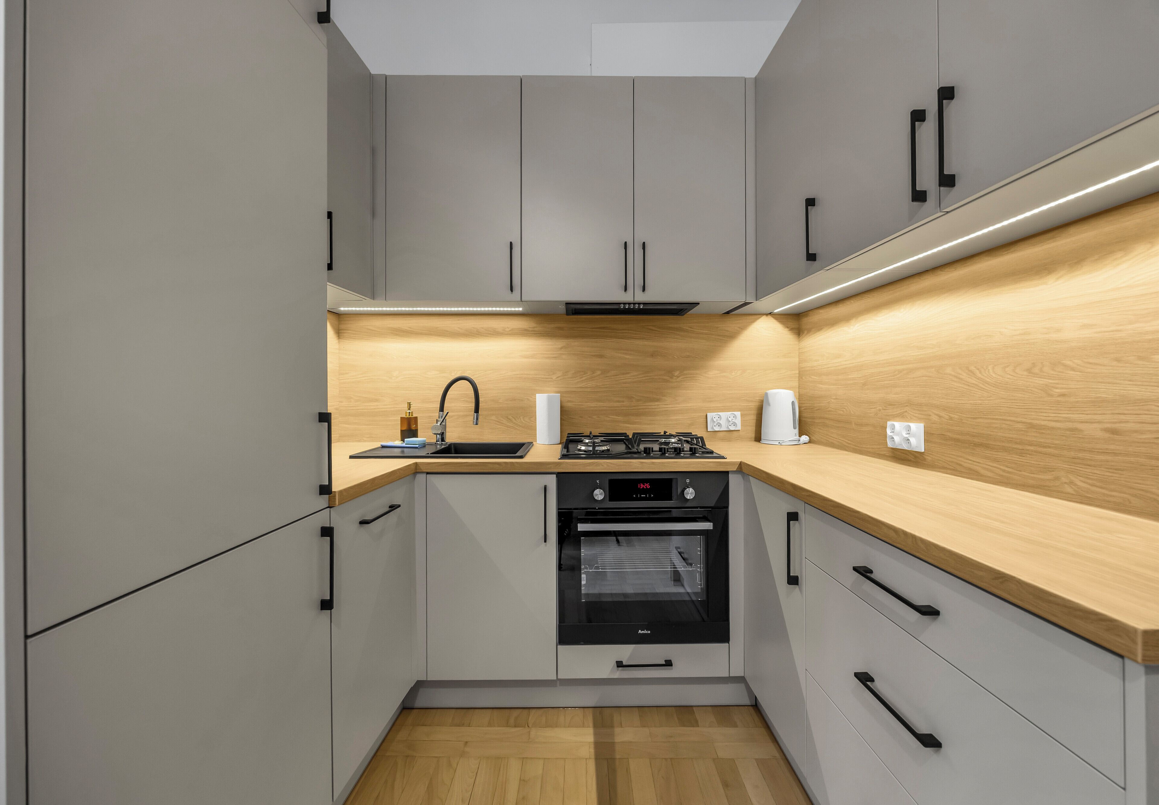 Refrigerador, horno, parrilla de estufa y lavavajillas 