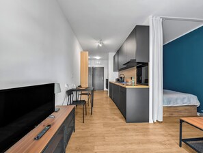 مكواة/لوح كي وواي فاي وملاءات أسرّة