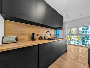 Fridge, microwave, stovetop, dishwasher - Magnolia Bloom Studio (Wrocław)