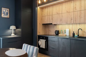 Refrigerador, horno, parrilla de estufa y lavavajillas 