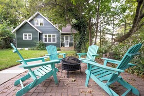 Terrace/patio - Charming Home in Holland Near Lake Macataw (Holland)