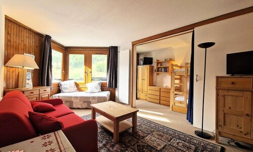 Studio Apartment at the Foot of the Slopes and Shops