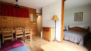 Unclassified image, 2 of 3, button - Dba211 - 1 Bedroom Apartment + Sleeping Alcove - Balcony - Sleeps 6 - 1800 Area (Puy-Saint-Vincent)