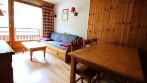 Unclassified image, 3 of 3, button - Dba211 - 1 Bedroom Apartment + Sleeping Alcove - Balcony - Sleeps 6 - 1800 Area (Puy-Saint-Vincent)