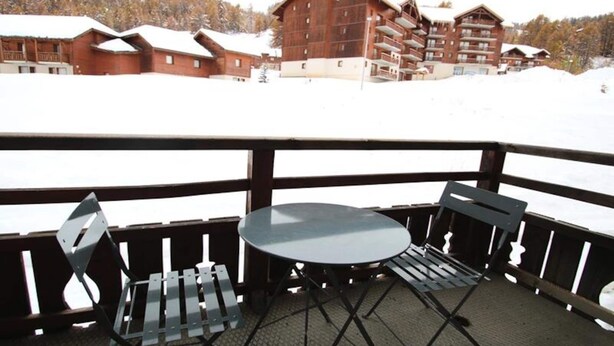 Unclassified image, 1 of 3, button - Dba211 - 1 Bedroom Apartment + Sleeping Alcove - Balcony - Sleeps 6 - 1800 Area (Puy-Saint-Vincent)