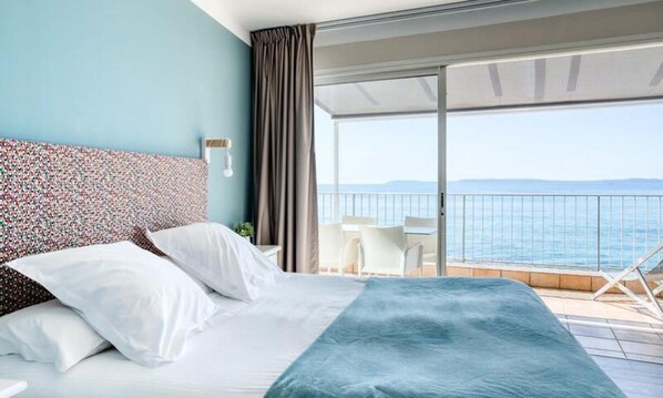 Iron/ironing board - Apartments for 4 People (Le Lavandou)