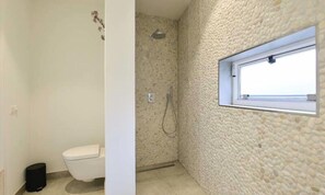 Apartment | Bathroom