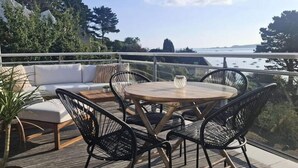 Outdoor dining - Apartment on Pink Granite Coast, Sea View (Perros-Guirec)