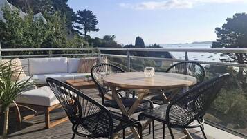 Khu ẩm thực ngoài trời