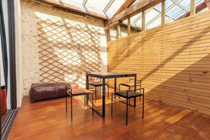 تناول الطعام بالخارج